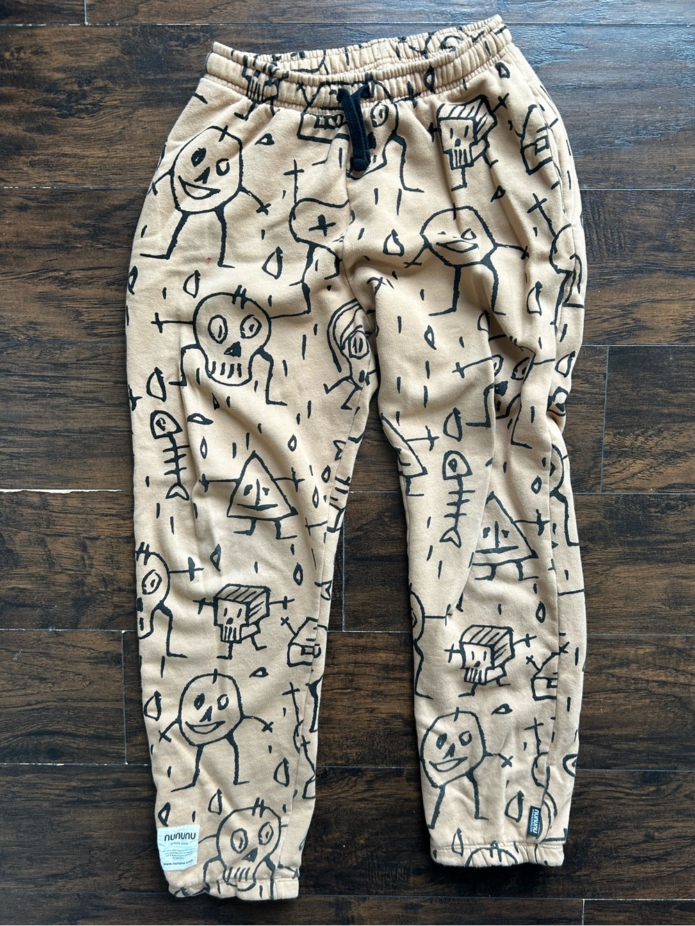 nununu Joggers with goofy skull prints